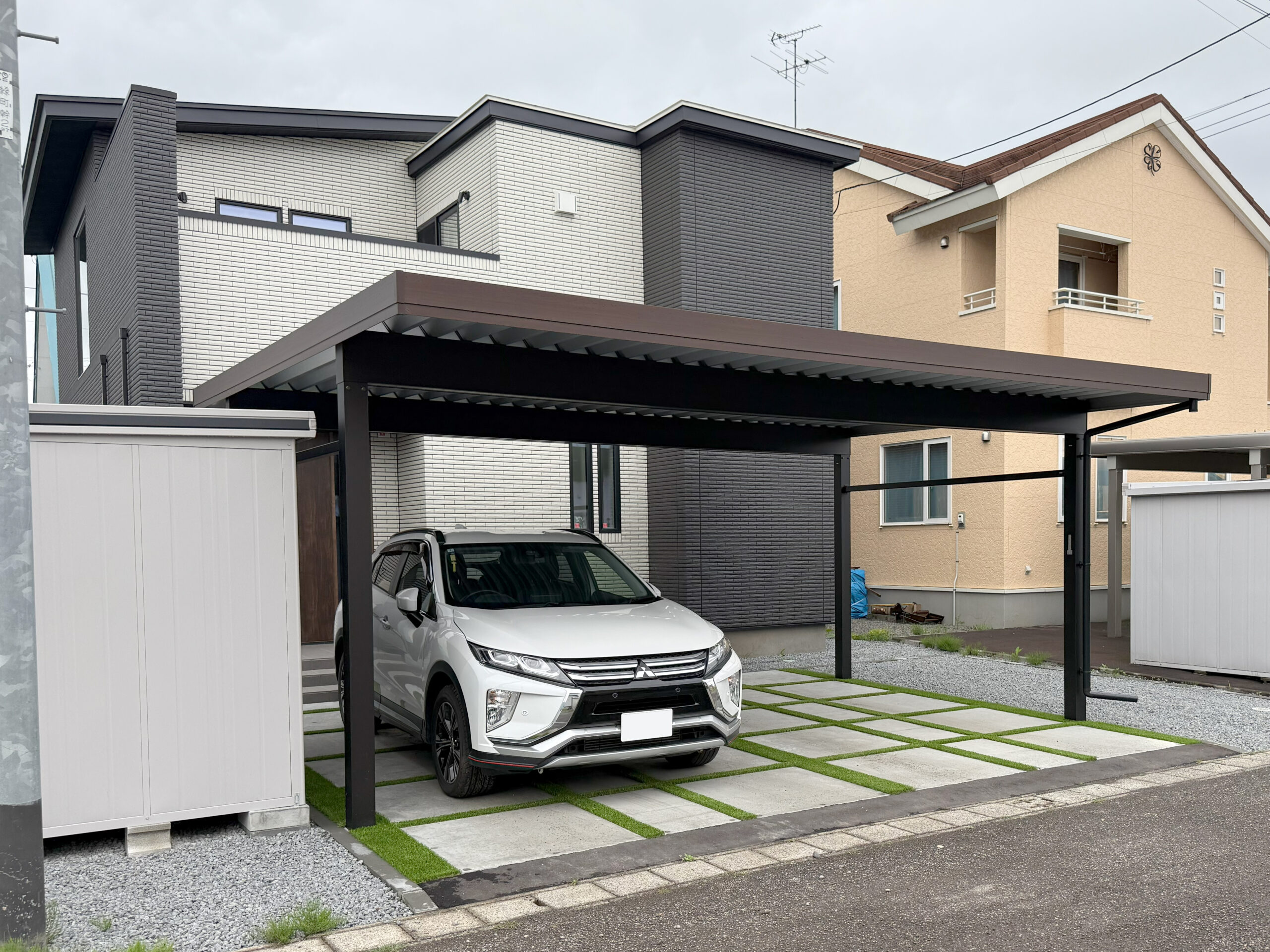 人工芝目地の土間コン