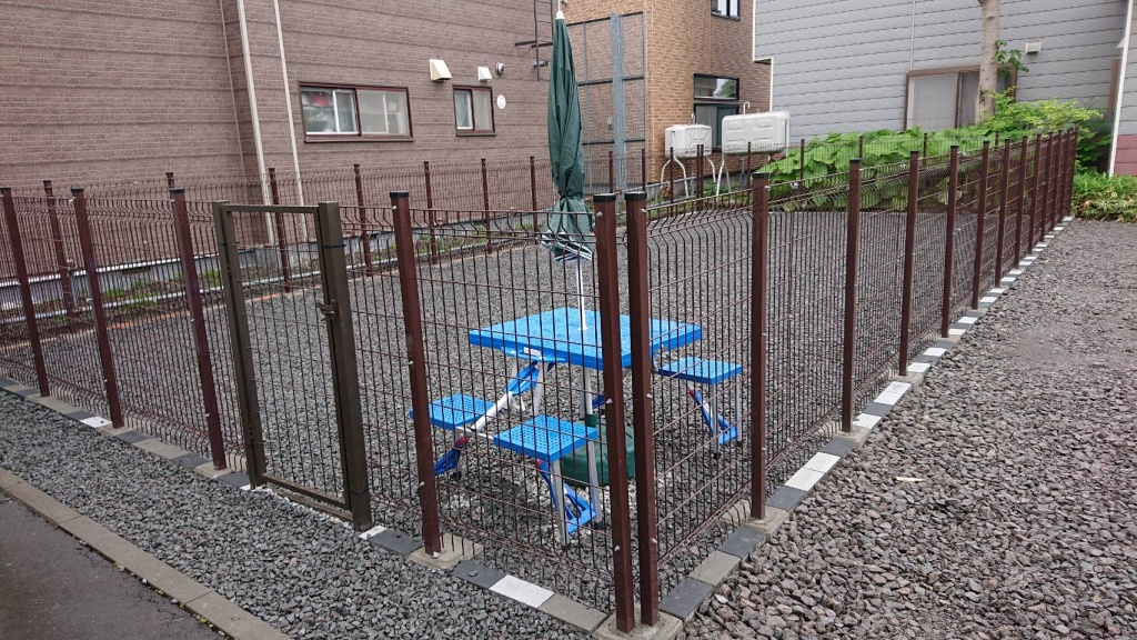 旭川市 k様邸 当社オリジナルネットフェンス 旭川 エクステリア 外構 グリーン造園 旭川市 k様邸 当社オリジナルネットフェンス 旭川 エクステリア 外構 グリーン造園