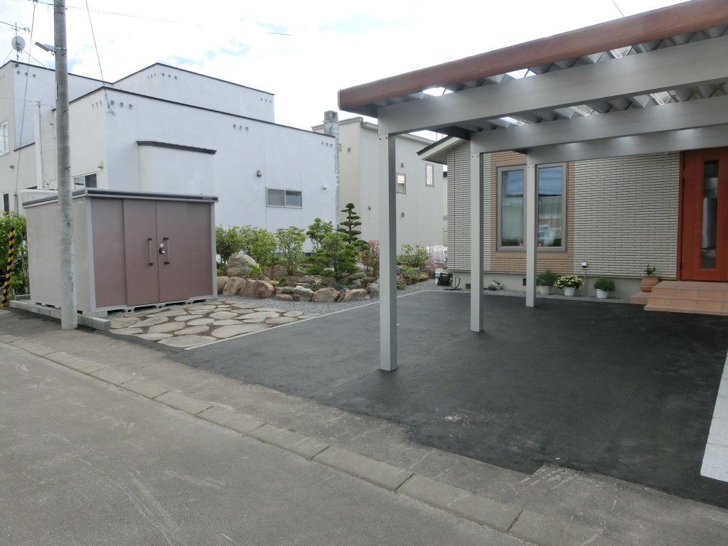 YKKカーポート　採光ﾊﾟﾈﾙ　庭園