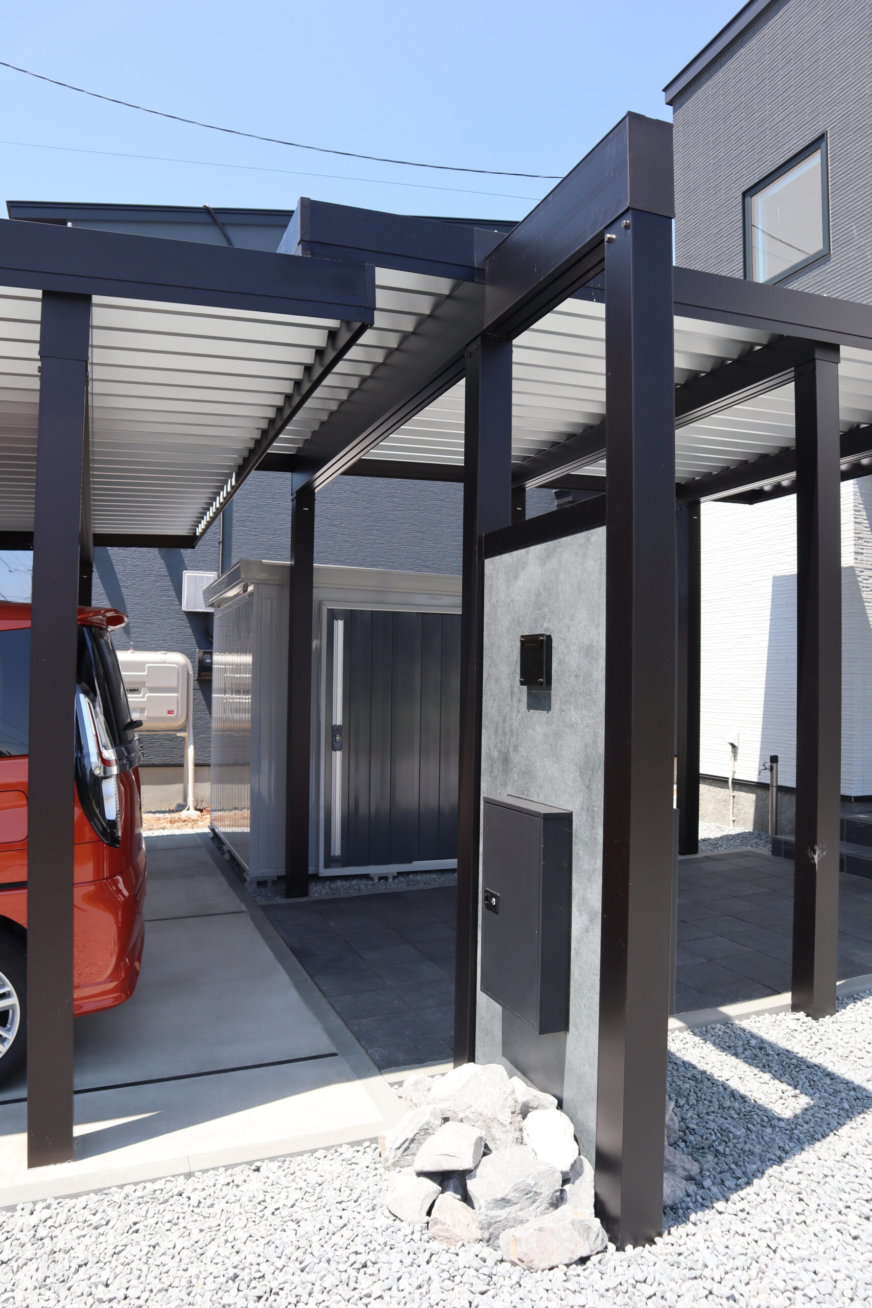 新築外構　門柱写真