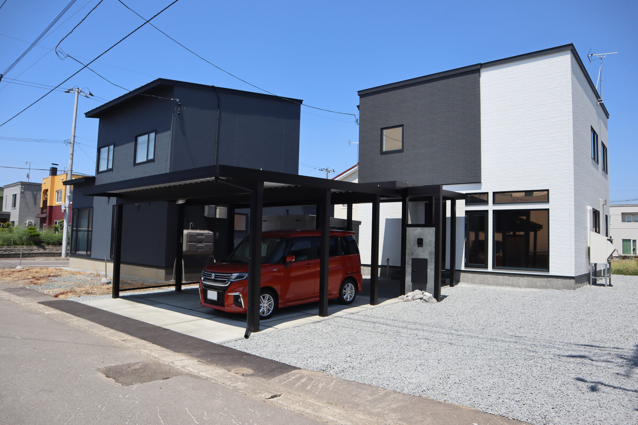 カーポートを二台繋げた外構の施工事例