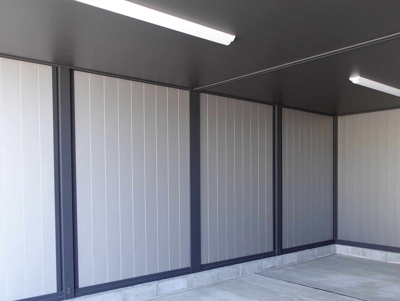 モデリスタ内壁